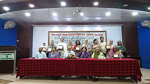 ক্যান্সার বিজয়ী ১১ জনকে সম্মাননা: ‘আপনারা সমাজের আশার প্রতীকও’