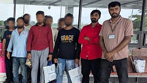 ঋণ করে প্রবাসে গিয়েছিলেন, ফিরলেন কারাভোগ করে শূন্য হাতে