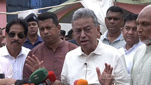 বন্যার্তদের পুনর্বাসন শেষ না হওয়া পর্যন্ত সব কার্যক্রম চলবে: আমির খসরু