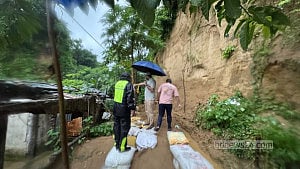 চট্টগ্রামের পাহাড়ে ঝুঁকিপূর্ণ বসতি: তালিকা ৩ বছর আগের, নেই অভিযানও