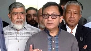 জাহাজ ভাঙা শিল্পে শীর্ষস্থানে ফেরার আশা শিল্পমন্ত্রীর