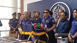 আগাম ঘোষণা দিয়ে অপরাধী ধরার সুযোগ নেই: চট্টগ্রামের এসপি মাসুদ