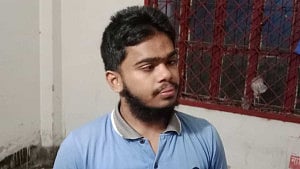 শাটলে ওঠার সময় চবি ছাত্রীকে যৌন হয়রানি অভিযোগ, তরুণ গ্রেপ্তার