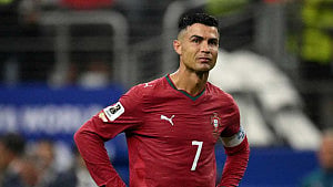 রোনালদোকে কেন তুলে নিলেন না কোচ