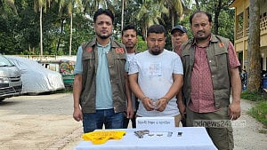 কুমিল্লায় স্কুলছাত্র গুলিবিদ্ধের ঘটনায় ‘মূলহোতা’ গ্রেপ্তার