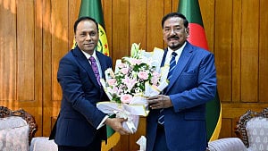 ভারপ্রাপ্ত রাষ্ট্রপতি হাফিজ উদ্দিনকে ডেপুটি স্পিকার ও চিফ হুইপের শুভেচ্ছা