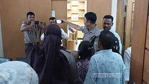 ৭ মাসের বাচ্চা ফিরে পেতে লিগ্যাল এইডে ১৩ বছরের মা