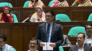 শিক্ষার্থীদের ফার্মের মুরগির সঙ্গে তুলনা, শিক্ষামন্ত্রীর দুঃখ প্রকাশ