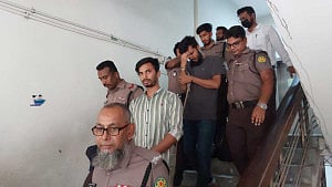 জঙ্গি সম্পৃক্ততা: সিঙ্গাপুর ফেরত সন্দেহভাজন ২ যুবক রিমান্ডে