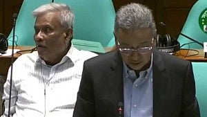 ‘স্বচ্ছতা ও আস্থা ফেরায়’ পুঁজিবাজার ‘ঊর্ধ্বমুখী’: সংসদে অর্থমন্ত্রী