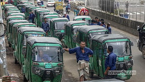 গ্যাস সংকটে পাম্পে দীর্ঘ লাইন