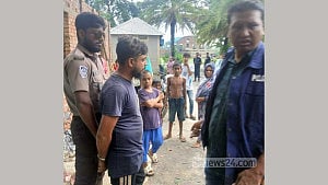 গোপালগঞ্জে স্ত্রীর হাত-পা বেঁধে চুল কাটার অভিযোগ, স্বামী আটক