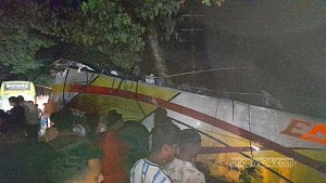 গোপালগঞ্জে ওভারটেকের সময় নিয়ন্ত্রণ হারিয়ে বাস খাদে, আহত ২৫