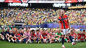 ব্রাজিলের বিদায়ঘণ্টা বাজিয়ে এখনও বিশ্বাস হচ্ছে না হলান্ডের