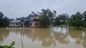 হবিগঞ্জে খোয়াই নদীর বাঁধ ভেঙে ১৫ গ্রাম প্লাবিত