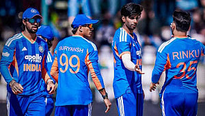 সুরিয়াভানশির রেকর্ড গড়া ইনিংসে ভারতের অনায়াস জয়