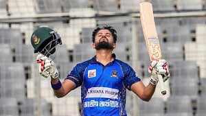 ইমার্জিং দলে ৩৩ বছর বয়সী ইরফান শুক্কুর