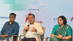 সাংবাদিকদের ‘অ্যাক্টিভিস্ট’ হওয়া উচিত নয়: তথ্যমন্ত্রী