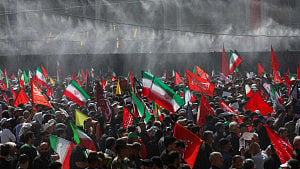 Tehran floods with Khamenei mourners