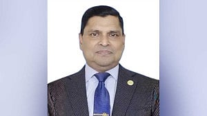 নৌবাহিনীর নতুন প্রধান খোন্দকার মিজবাহ উল আজীম