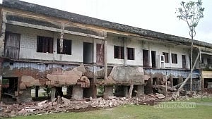 খুলনায় বিদ্যালয় ভবন ধসে পাঠদানে অনিশ্চয়তা
