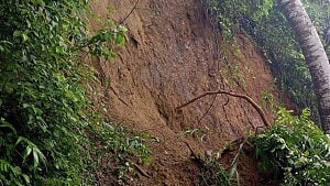 পাহাড় ধস: লামা ও চকরিয়ায় ৭ জনের মৃত্যু