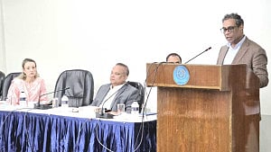 স্বাস্থ্য অ্যাপ চালুর বিষয়ে জোর স্বাস্থ্য প্রতিমন্ত্রীর