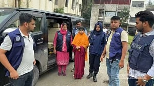 মাদারীপুরে থানার গ্রিল ভেঙে পালিয়ে যাওয়া নারীকে কেরাণীগঞ্জে গ্রেপ্তার