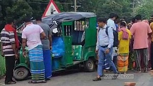 মানিকগঞ্জে ট্রাক-অটেরিকশা সংঘর্ষে নিহত ১
