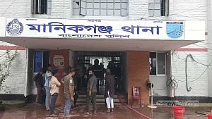 মানিকগঞ্জ সদর থানায় আগুন, পুড়ল ওসির কক্ষের আসবাবপত্র