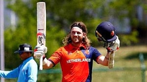 বিশ্বকাপের কাঠামো বদলানোয় আইসিসিকে তির ডাচ তারকার