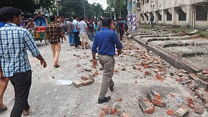 টিসিবির লাইনে ধসে পড়ল কলেজের দেয়াল, নারীর মৃত্যু