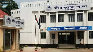 চট্টগ্রামে পরিত্যক্ত বিস্কুট কারখানায় অজ্ঞাতপরিচয় ব্যক্তির নিথর দেহ