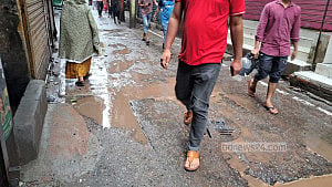 সকালে দুর্ভোগ, দুপুরে রোদের দেখা, ফের ভারি বৃষ্টির শঙ্কা