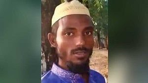 ময়মনসিংহে ঘুমন্ত ব্যক্তিকে কুপিয়ে হত্যা, ‘মানসিক রোগী’ ছেলে আটক
