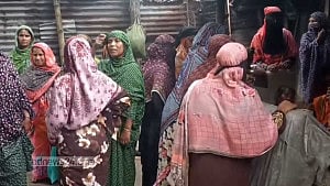নওগাঁয় বাড়ি থেকে দম্পতির লাশ উদ্ধার