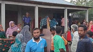 নাটোরে সন্তানসম্ভবা নারীকে কুপিয়ে হত্যা, স্বামী আটক