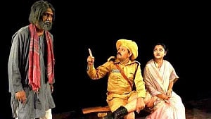শততম প্রদর্শনীতে থিয়েটারের ‘নিখাই’