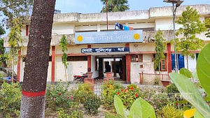 নীলফামারীতে বাসের চাকায় পিষ্ট হয়ে নারীর মৃত্যু, যুবক আহত