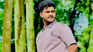 দেরিতে বাড়ি ফেরা নিয়ে স্ত্রীর সঙ্গে ঝগড়া, খেলা দেখে ফিরে স্বামীর ‘আত্মহত্যা’