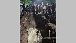পুরান ঢাকায় ড্রেনে নামার ২৫ ঘণ্টা পর ডুবুরির লাশ উদ্ধার