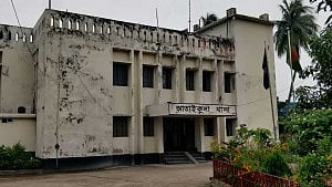 পাবনায় বাস ও অ্যাম্বুলেন্সের সংঘর্ষে নিহত ৩