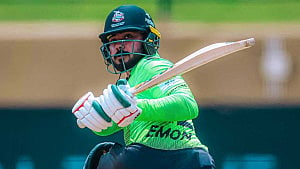 পারভেজের পাল্টা আক্রমণ থেমে গেল দ্রুতই