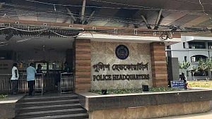 ছুটি নিয়ে ‘পলাতক’, চাকরি গেল ৪ পুলিশ কর্মকর্তার