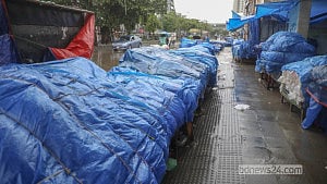 বৃষ্টিতে ঢাকার বিভিন্ন সড়কে জলজট, ভোগান্তি
