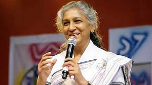 চলে গেলেন 'জানকী আম্মা' সংগীতশিল্পী এস জানকী