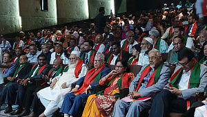 প্রতিবেশী দেশগুলোর ‘গঠনমূলক সম্পর্ক’ বাড়ানো প্রয়োজন: মাধব কুমার নেপাল