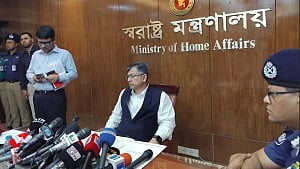 পদত্যাগী রাষ্ট্রপতির বিরুদ্ধে অভিযোগে আমলে নেওয়ার কিছু নাই: স্বরাষ্ট্রমন্ত্রী