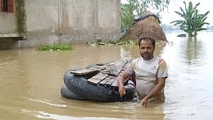 চট্টগ্রামে বন্যায় ক্ষতিগ্রস্ত ১৩ হাজার ৮৬০ ঘর, ৩৭৪ শিক্ষা প্রতিষ্ঠান