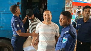 এনসিপির সমাবেশে হাতবোমা বিস্ফোরণের মামলায় দুজন রিমান্ডে
